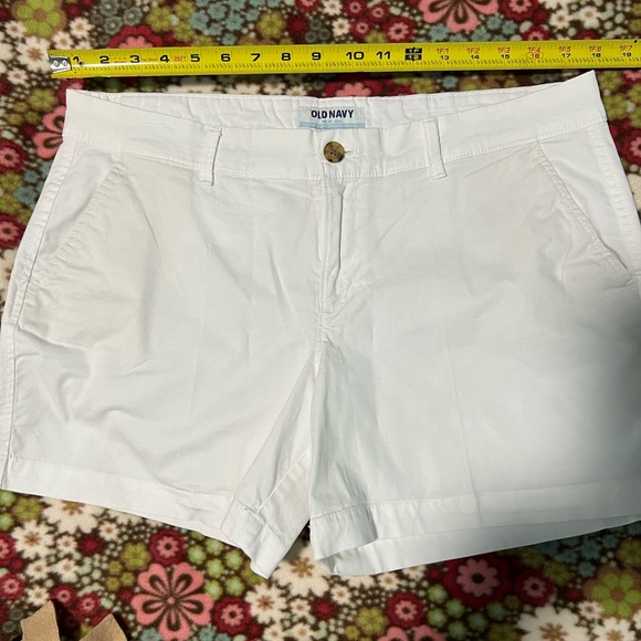 Old Navy White Shorts - Picture 5 of 9